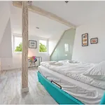 Amazing Big Loft With Seaview 800M To Beach