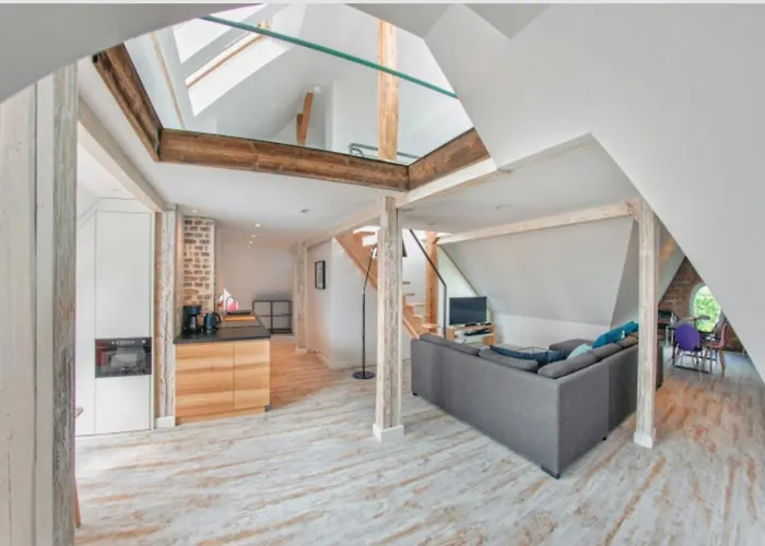 Amazing Big Loft With Seaview 800M To Beach